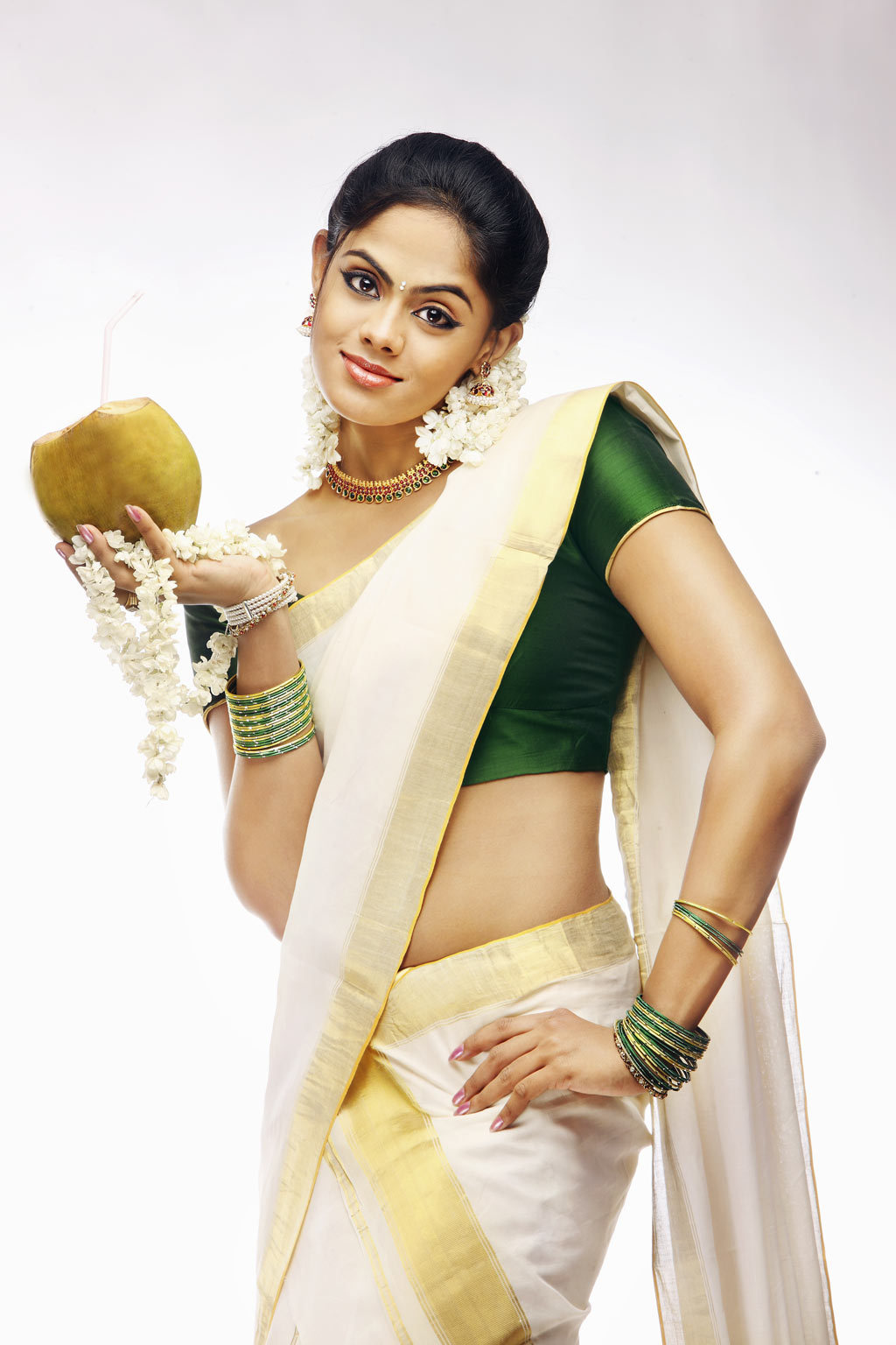 Tamil actress Karthika new stills | Picture 36646